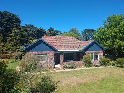 Roslyn Estate Farmhouse - Accommodation Gold Coast 0