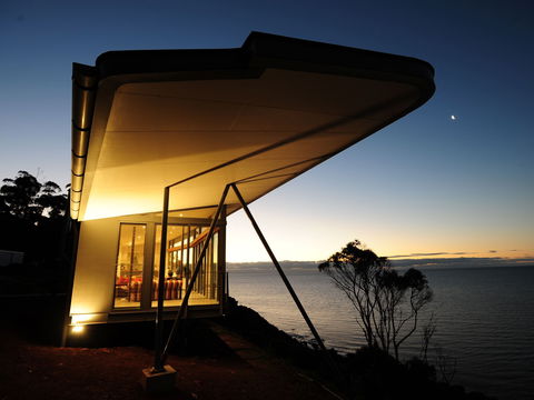 The Winged House - 1 Gold Coast 0