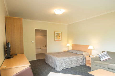 The Crown Hotel Motel - Accommodation Gold Coast 3