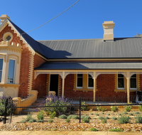 The Monarch Tumut - Accommodation Gold Coast