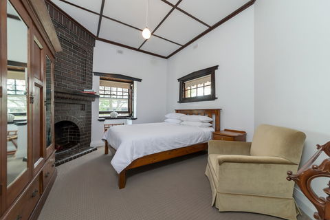 White Rocks - Accommodation Gold Coast 0