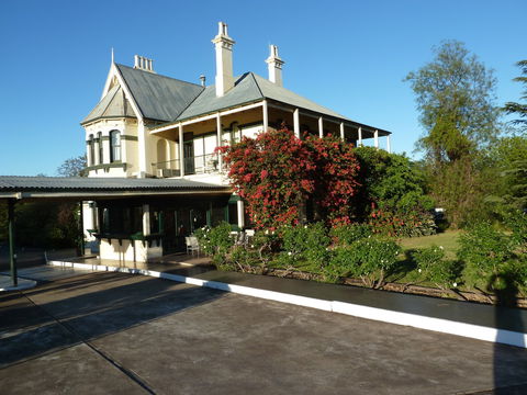 Airlie House Motor Inn - Accommodation Gold Coast 0