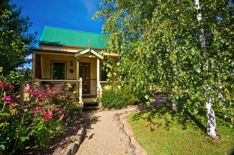 Autumn Abode Cottages - Accommodation Gold Coast 2