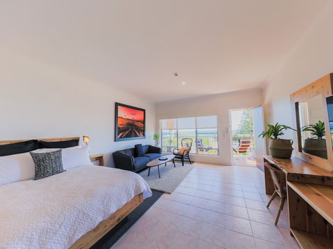 COAST Motel & Apartments - Accommodation Gold Coast 0