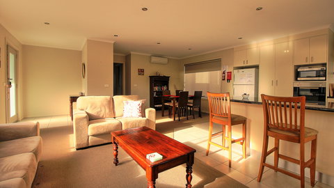 Hobart Villa On Moir - Accommodation Gold Coast 0