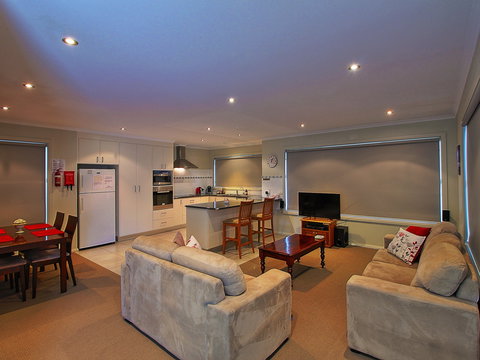 Hobart Villa On Moir - Accommodation Gold Coast 1