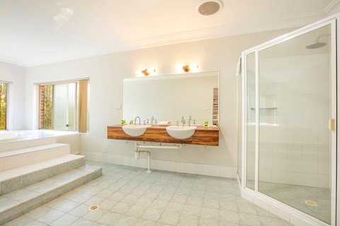 Nightcap At Blue Cattle Dog Hotel - Accommodation Gold Coast 2