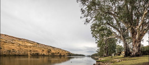 Page Drive Blanchetown  -River Shack Rentals - Accommodation Gold Coast 2