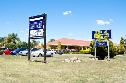 Pines Country Club Motor Inn - Accommodation Gold Coast 0