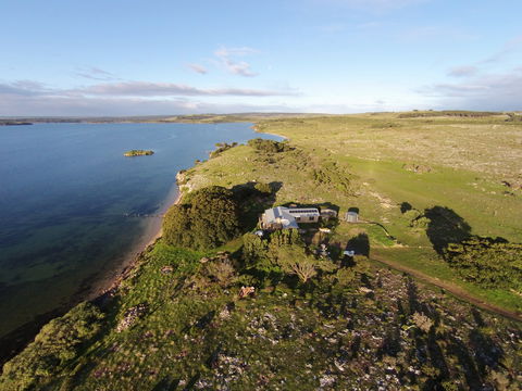 Ratcliff Cottage - Accommodation Gold Coast 0