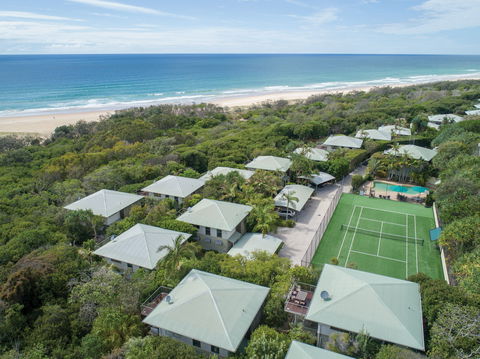 The Retreat Beach Houses - Accommodation Gold Coast 2