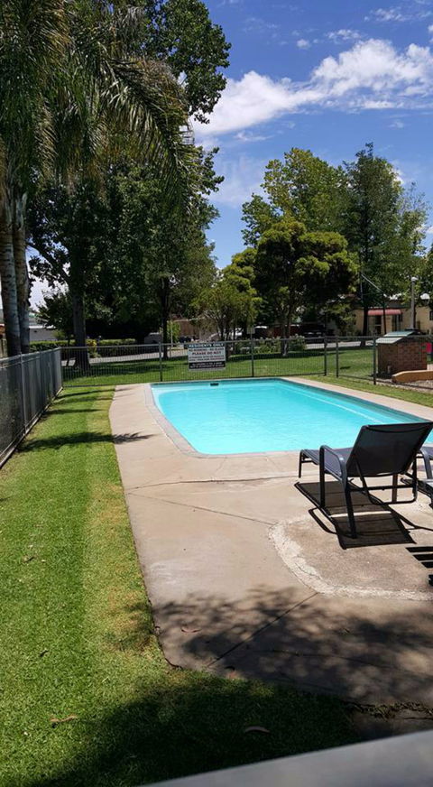 Young Caravan Tourist Park - Accommodation Gold Coast 1
