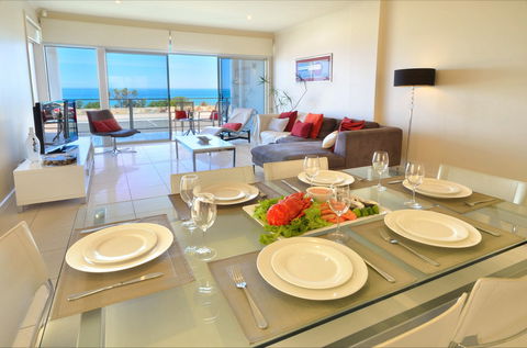Adelaide Luxury Beach House - 1 Gold Coast 2