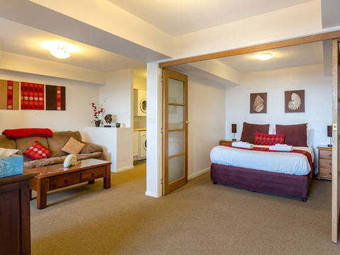 Beach Apartments - Accommodation Gold Coast 2