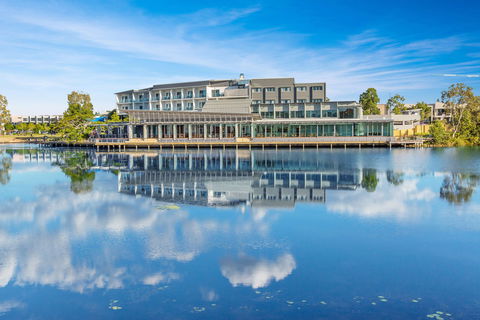 Best Western Plus North Lakes - Accommodation Gold Coast 0