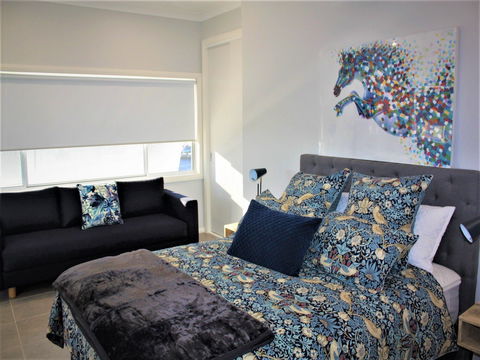 Coolah Shorts - Self Contained Apartments - Accommodation Gold Coast 0