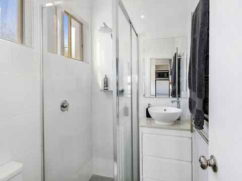 Coolah Shorts - Self Contained Apartments - Accommodation Gold Coast 2