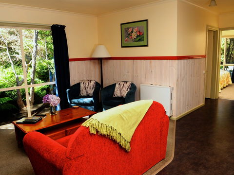 Crays Accommodation - The Esplanade - Accommodation Gold Coast 0