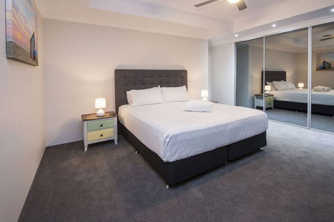 Fairway Lakeside - Accommodation Gold Coast 1