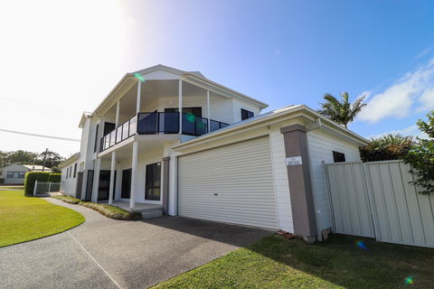 Flexi Five- Belmont - Accommodation Gold Coast 0