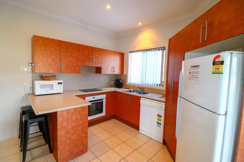 Flexi Five- Belmont - Accommodation Gold Coast 2