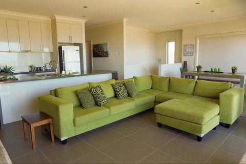 Horizons Part Of Blue Fin Holiday Homes - Accommodation Gold Coast 0