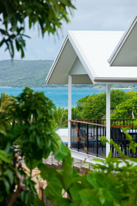 Island Villas And Apartments - Accommodation Gold Coast 0