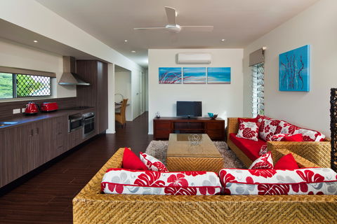 Island Villas And Apartments - Accommodation Gold Coast 2