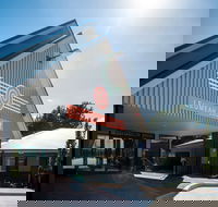 Leumeah Lodge - Gold Coast 4U