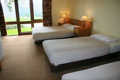 Mountain Creek Motel Bar And Restaurant - Accommodation Gold Coast 2