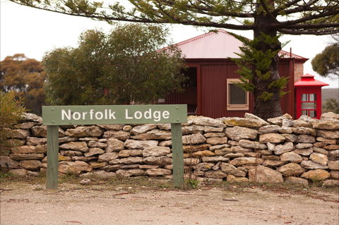 Norfolk Lodge - Accommodation Gold Coast 0