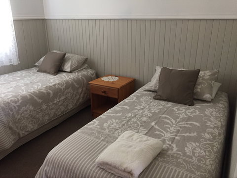 Riverland Holiday Cottage - Accommodation Gold Coast 2
