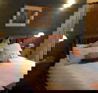 Studio Cottages Romantic Hideaway - Accommodation Gold Coast