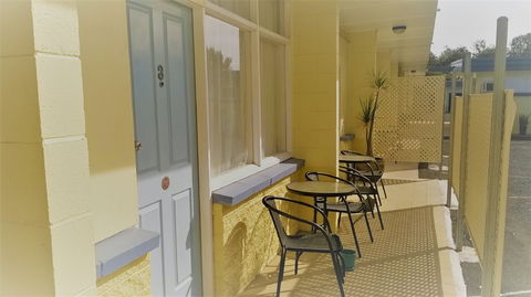 Warren Motor Inn - Accommodation Gold Coast 2