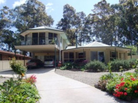 Waterway Lodge - Accommodation Gold Coast 0