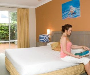 Broadwater Beach Resort - Accommodation Gold Coast 2