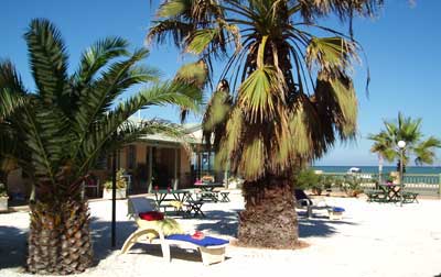 Tradewinds Seafront Apartments - Gold Coast 4U 0