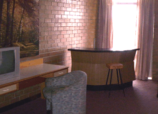 Red Castle Motor Inn - Accommodation Gold Coast