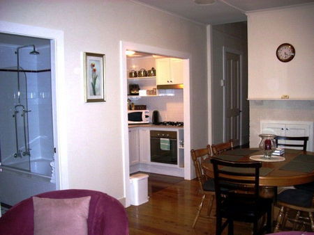 Picket Lane - Accommodation Gold Coast 0