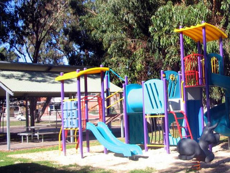 Pink Lake Tourist Park - Accommodation Gold Coast 2