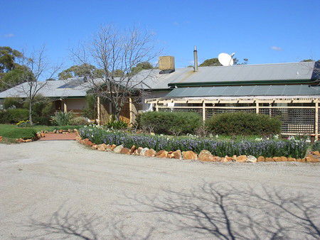 Pecan Hill - Accommodation Gold Coast 2