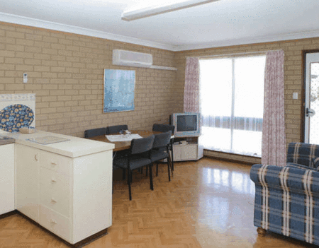 Port Denison Holiday Units - Accommodation Gold Coast 1