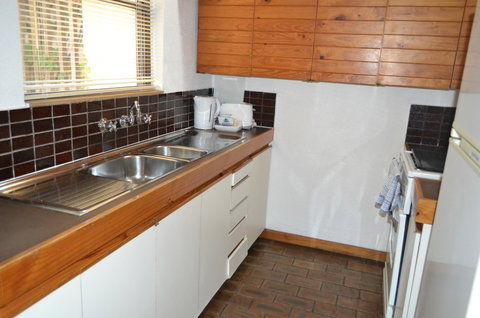 Cottesloe Beach Chalets - Accommodation Gold Coast 3