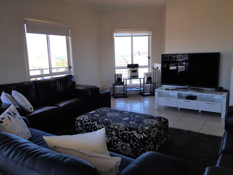 Agape Holiday Home - 1 Gold Coast 2