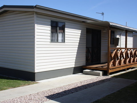 Bay View Holiday Village - Accommodation Gold Coast 2
