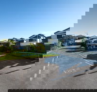 Bridport Beach Cottages - Gold Coast 4U