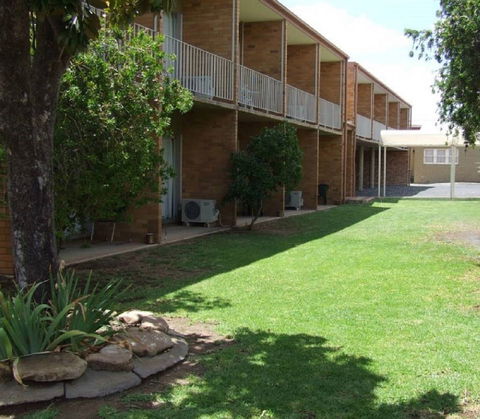 Court Street Motel - Gold Coast 4U 1