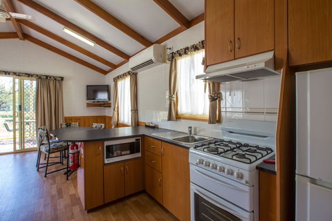 Euston Cabin Resort - Accommodation Gold Coast 2