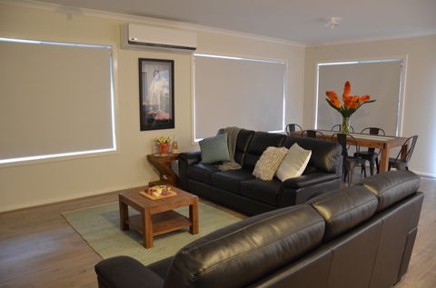 Falls Cottage Whitfield - Accommodation Gold Coast 2