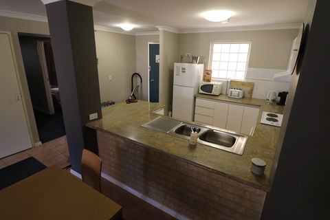 Hillary's Apartment - Accommodation Gold Coast 1